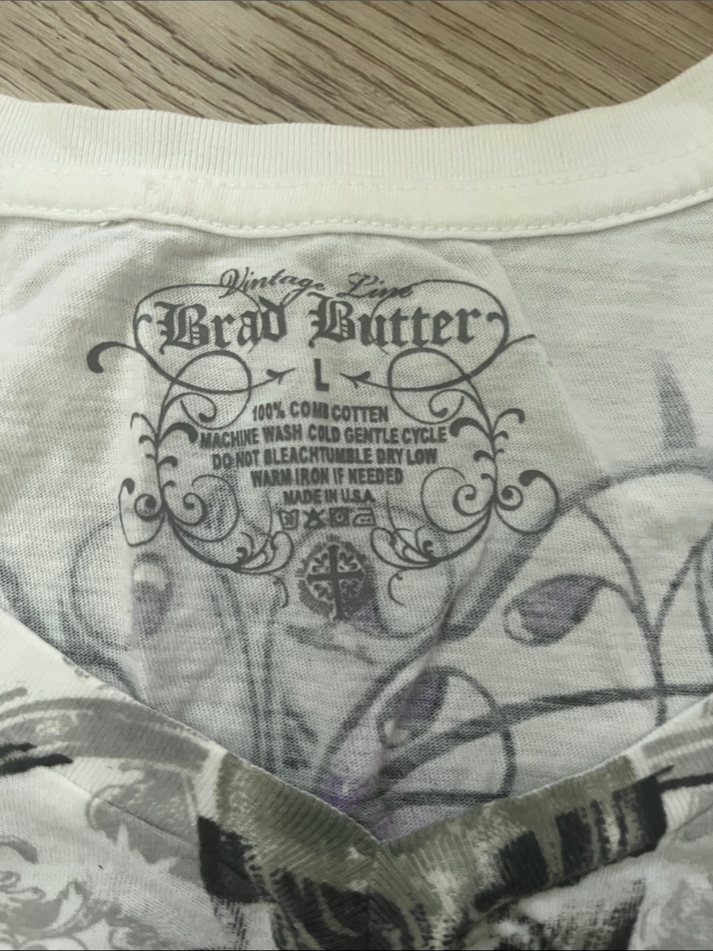 Women’s White Graphic Scoop Neck Tunic with Floral Cross Detail - Picture 3 of 4